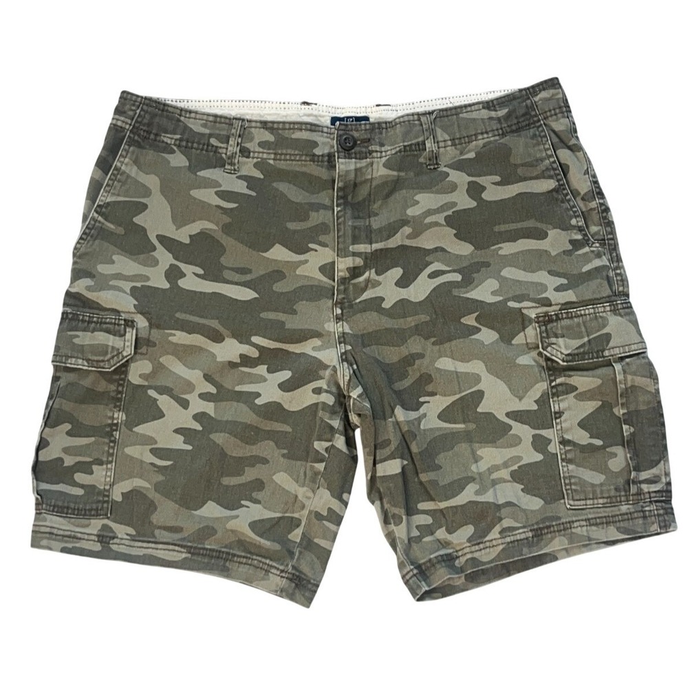 Y2K Green Camo Cargo Shorts-Size 38 Multi Pockets Belt Loop High Rise Button Zip